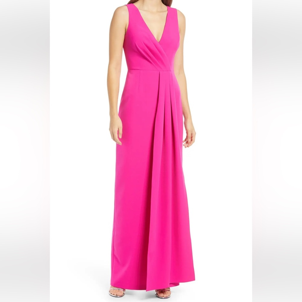 Vince Camuto Sleeveless V-neck Gown, size 4